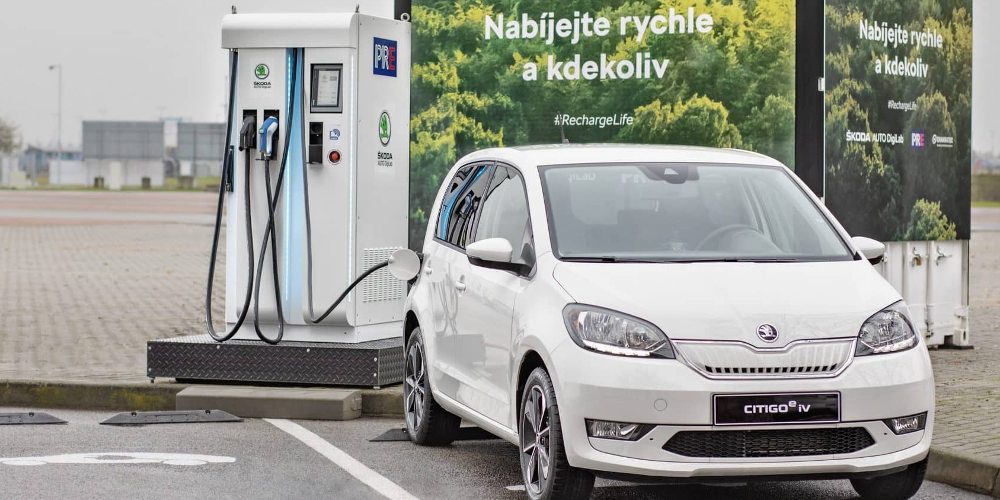 Prodej hybridů a elektromobilů v Česku výrazně roste. Vede Toyota následovaná Škodovkou